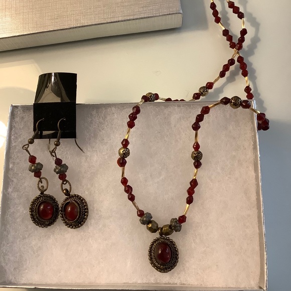 Handmade bead and brass necklace and earrings set - Picture 1 of 4